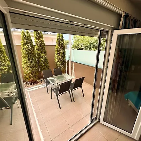 Crystal Blue 아파트 *