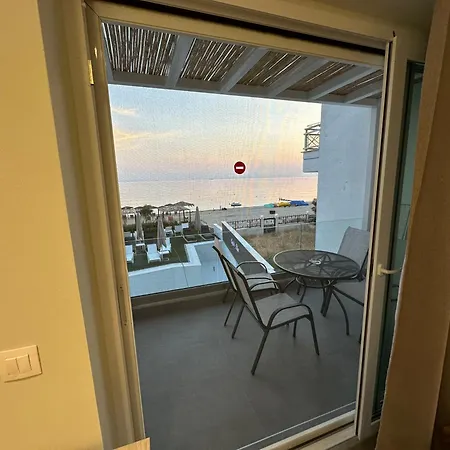 아파트 Crystal Blue