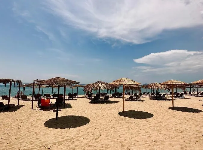 Crystal Blue Apartment *