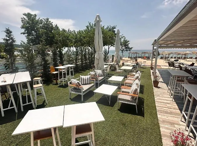 Crystal Blue Apartment *