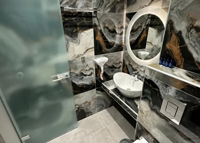 Crystal Blue Apartment Potos