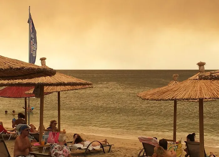 Crystal Blue Apartment *